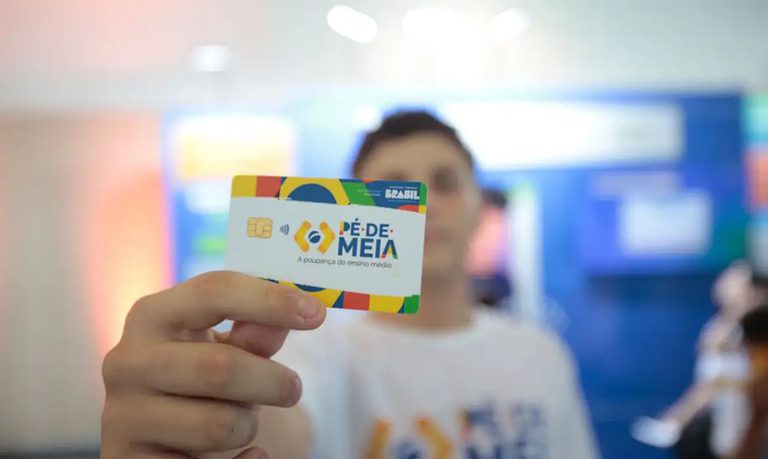Pé-de-Meia: MEC inicia pagamento da 3ª parcela de 2025