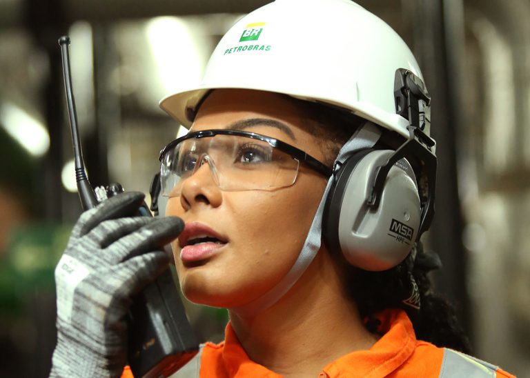 Petrobras atinge lucro líquido de R$ 35 bilhões no primeiro trimestre de 2025 Petrobras atinge lucro líquido de R$ 35 bilhões no primeiro trimestre de 2025
