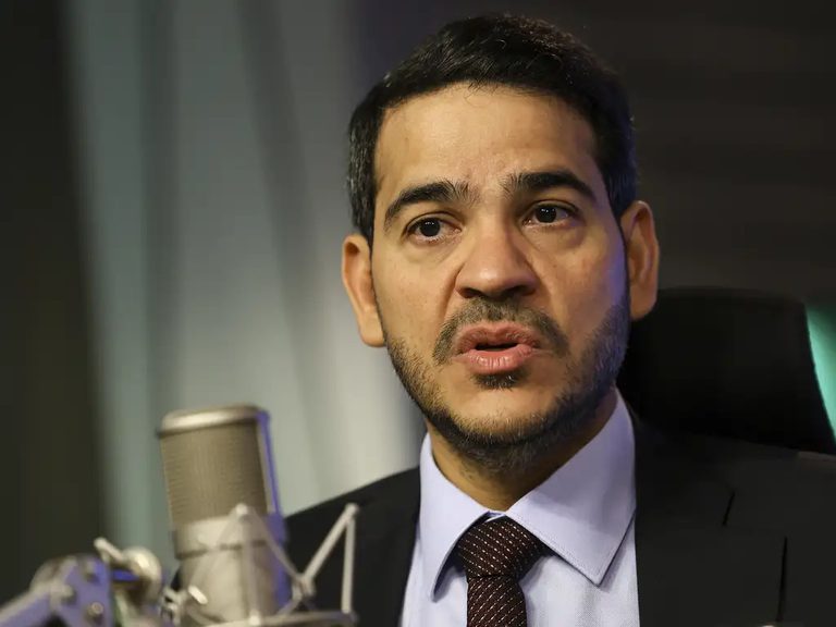 Queremos que nenhum centavo seja pago pelo contribuinte, diz Jorge Messias Queremos que nenhum centavo seja pago pelo contribuinte, diz Jorge Messias