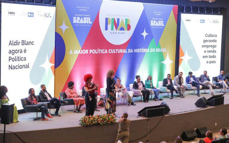 Senado aprova PL que torna Política Nacional Aldir Blanc permanente Senado aprova PL que torna Política Nacional Aldir Blanc permanente