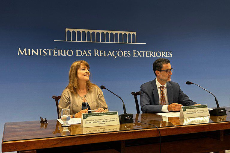 Viagem de Lula à Rússia e à China: articulação por equilíbrio comercial e multilateralismo Viagem de Lula à Rússia e à China: articulação por equilíbrio comercial e multilateralismo