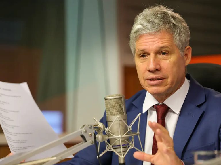 ‘Estamos em um momento positivo em relação ao custo dos alimentos’, afirma Paulo Teixeira ‘Estamos em um momento positivo em relação ao custo dos alimentos’, afirma Paulo Teixeira