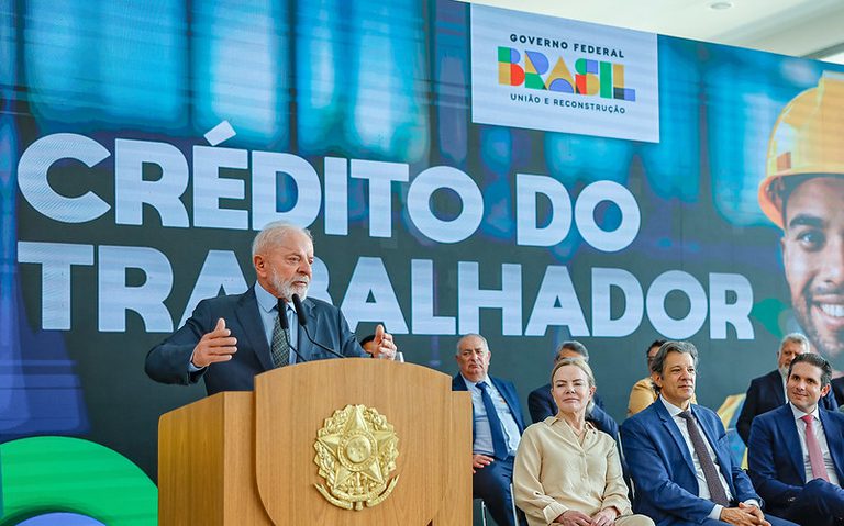 63% dos empréstimos do Crédito do Trabalhador apoiam quem ganha até 4 mínimos 63% dos empréstimos do Crédito do Trabalhador apoiam quem ganha até 4 mínimos