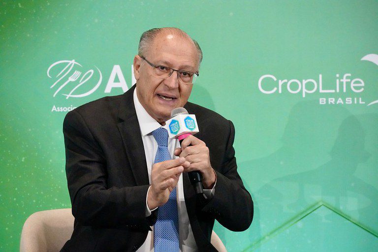 Alckmin apresenta benefícios da reforma tributária em fórum da cadeia de abastecimento Alckmin apresenta benefícios da reforma tributária em fórum da cadeia de abastecimento