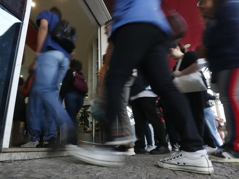 Aprovados no Concurso Nacional ganharão duas vezes mais que em empregos anteriores