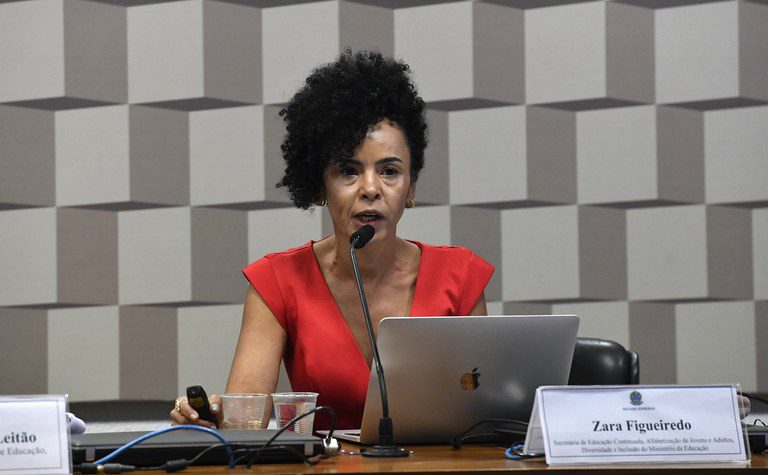 Aumento da oferta de cursinhos populares é destaque da Voz do Brasil desta terça Aumento da oferta de cursinhos populares é destaque da Voz do Brasil desta terça