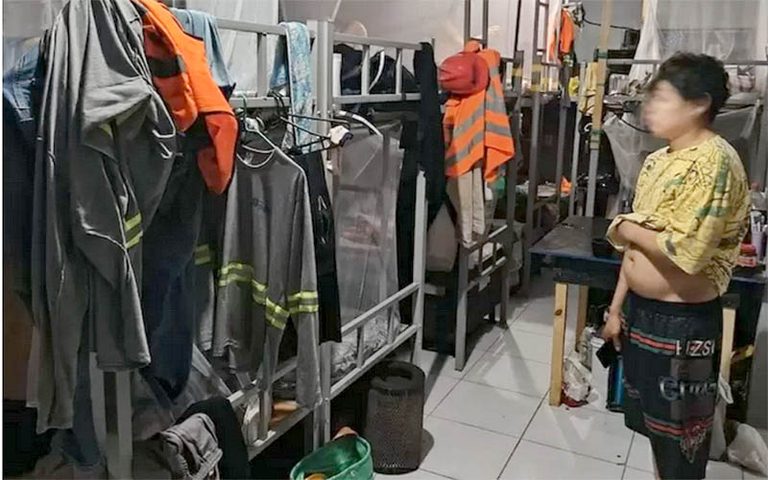 BYD é autuada na Bahia por condições de escravidão de trabalhadores chineses BYD é autuada na Bahia por condições de escravidão de trabalhadores chineses