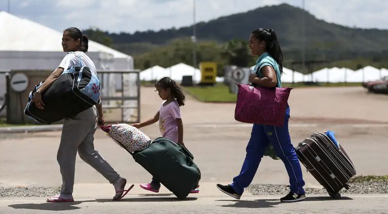 Número de imigrantes no Brasil volta a crescer pela primeira vez desde 1960, mostra Censo 2022 Número de imigrantes no Brasil volta a crescer pela primeira vez desde 1960, mostra Censo 2022