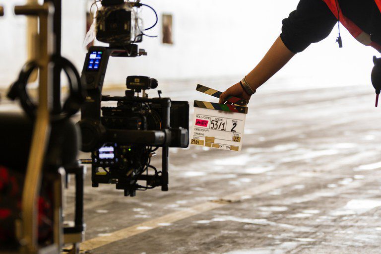 Direitos no roteiro: profissionais do audiovisual e a Previdência Social Direitos no roteiro: profissionais do audiovisual e a Previdência Social