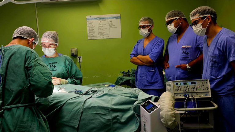 Hospital da Ebserh faz cinco cirurgias de vasectomia pelo SUS em um dia Hospital da Ebserh faz cinco cirurgias de vasectomia pelo SUS em um dia
