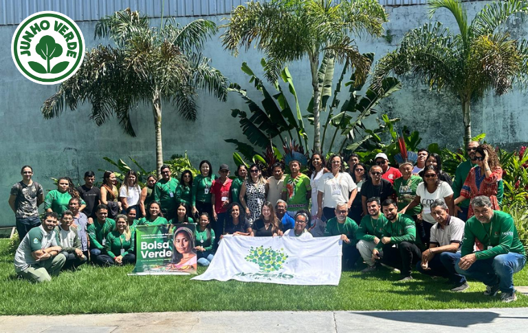 Famílias da Floresta do Tapajós recebem assistência do Programa Bolsa Verde Famílias da Floresta do Tapajós recebem assistência do Programa Bolsa Verde