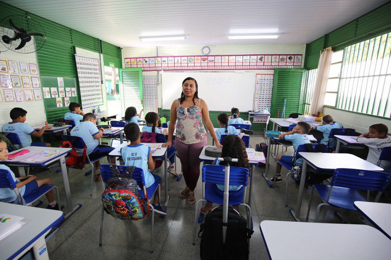 Governo federal repassa mais R$ 4,5 bilhões para a educação básica