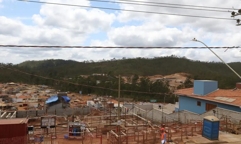 Lula anuncia investimentos na Bacia do Rio Doce Lula anuncia investimentos na Bacia do Rio Doce