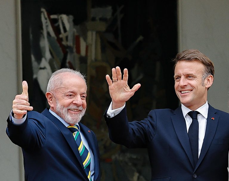 Lula em Paris: parceria é a melhor resposta à ameaça do protecionismo Lula em Paris: parceria é a melhor resposta à ameaça do protecionismo