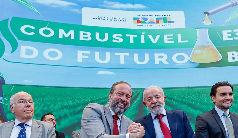 Mais biocombustível na mistura: preço menor, menos poluição e maior autonomia Mais biocombustível na mistura: preço menor, menos poluição e maior autonomia