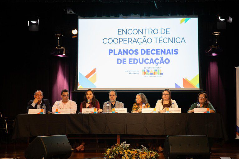 MEC debate planos decenais de educação nas regiões Sul e Sudeste MEC debate planos decenais de educação nas regiões Sul e Sudeste