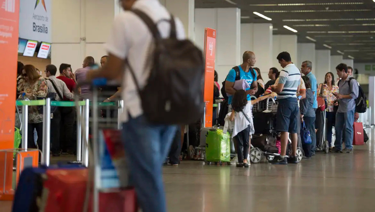 Movimentação aérea doméstica cresce 14% em maio. É o segundo melhor resultado do ano Movimentação aérea doméstica cresce 14% em maio. É o segundo melhor resultado do ano