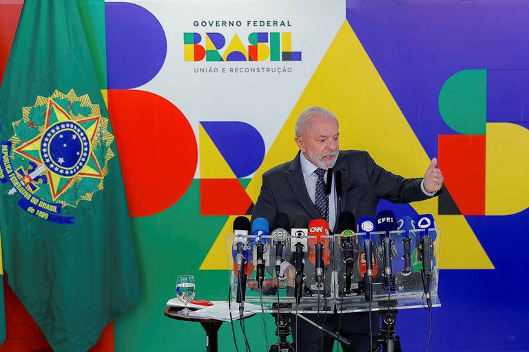 Na véspera de viagem à França, Lula reforça importância do protagonismo global do Brasil Na véspera de viagem à França, Lula reforça importância do protagonismo global do Brasil