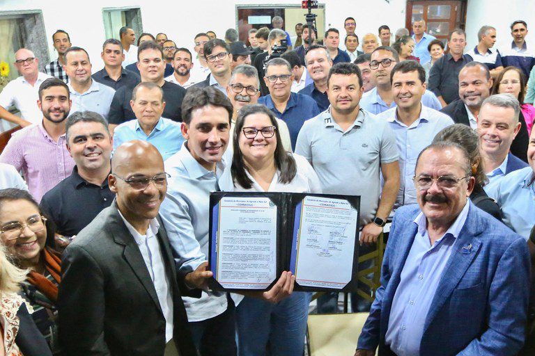 "Porto Seco trará desenvolvimento e geração de emprego a Pernambuco", defende ministro Silvo Costa Filho "Porto Seco trará desenvolvimento e geração de emprego a Pernambuco", defende ministro Silvo Costa Filho