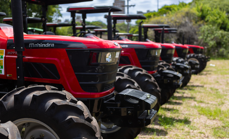 Presidente Lula acompanha entrega de 318 máquinas agrícolas a municípios mineiros Presidente Lula acompanha entrega de 318 máquinas agrícolas a municípios mineiros
