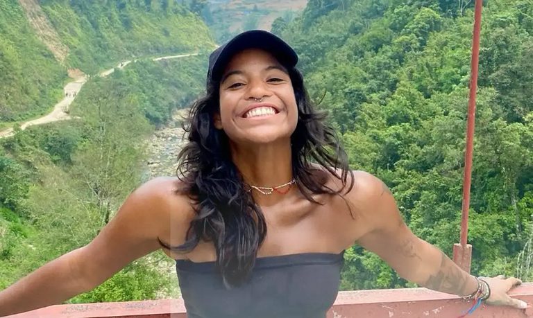 Embaixada acompanha ações de resgate de turista brasileira em vulcão na Indonésia Embaixada acompanha ações de resgate de turista brasileira em vulcão na Indonésia