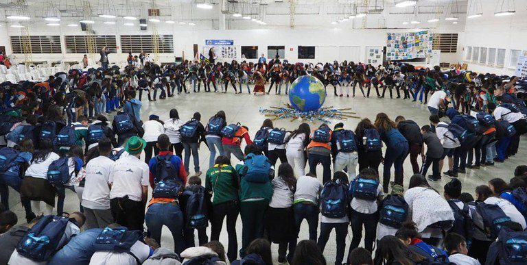 Estudantes do 6º ao 9º ano vão à Conferência Infantojuvenil pelo Meio Ambiente Estudantes do 6º ao 9º ano vão à Conferência Infantojuvenil pelo Meio Ambiente
