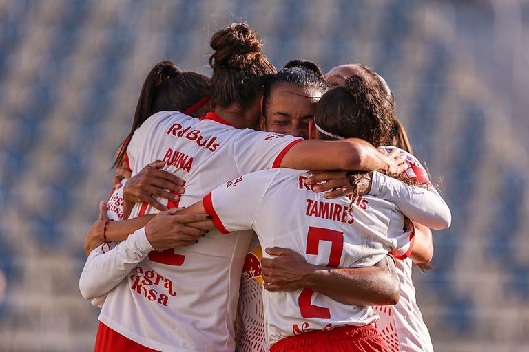 TV Brasil e Rede Nacional ampliam audiência do futebol feminino para 3 milhões TV Brasil e Rede Nacional ampliam audiência do futebol feminino para 3 milhões