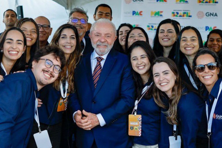 'Brasil pode ser imbatível na transição energética”, diz Lula no Porto do Açu