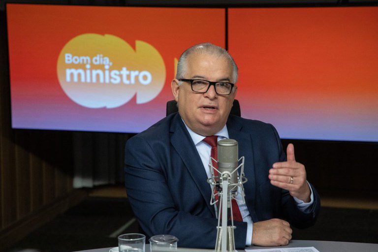 'Pequenos empreendedores não exportam tanto quanto deveriam', diz ministro 'Pequenos empreendedores não exportam tanto quanto deveriam', diz ministro