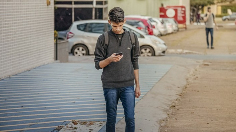 Brasil conecta 6,1 milhões de novos usuários à internet em apenas dois anos, aponta IBGE Brasil conecta 6,1 milhões de novos usuários à internet em apenas dois anos, aponta IBGE