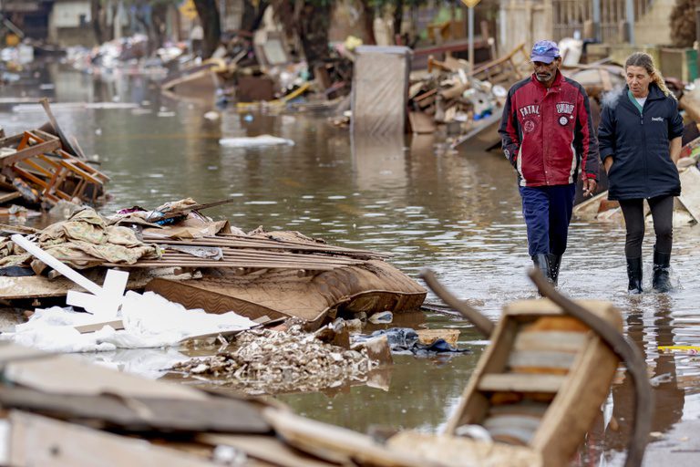 Cartão de Pagamento da Defesa Civil garante mais agilidade e controle em situações de emergência Cartão de Pagamento da Defesa Civil garante mais agilidade e controle em situações de emergência