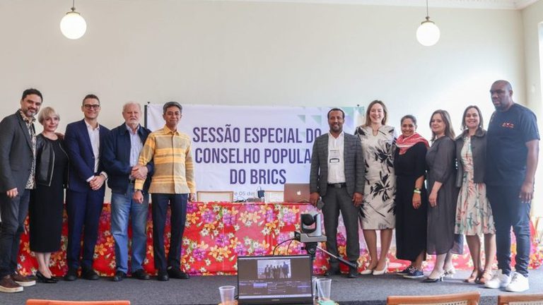 Conselho Popular do Brics apresenta recomendações que serão entregues aos chefes de governo Conselho Popular do Brics apresenta recomendações que serão entregues aos chefes de governo