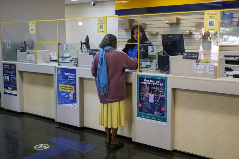 Correios atendem mais de 2 milhões de beneficiários do INSS para análise de descontos indevidos