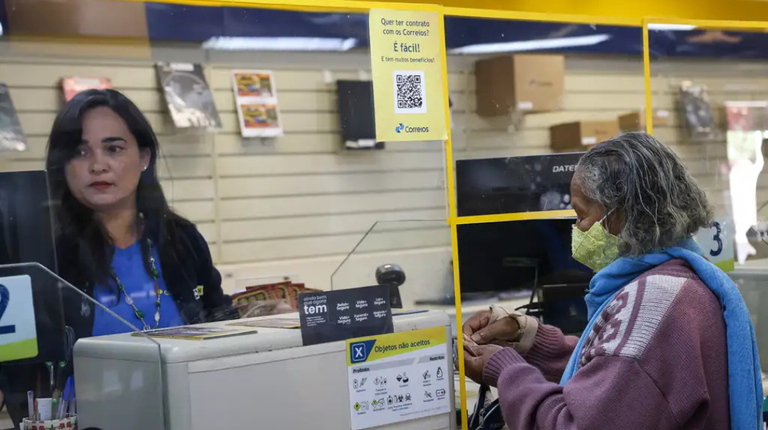 Correios atendem quem deseja aderir ao acordo de ressarcimento de descontos indevidos Correios atendem quem deseja aderir ao acordo de ressarcimento de descontos indevidos