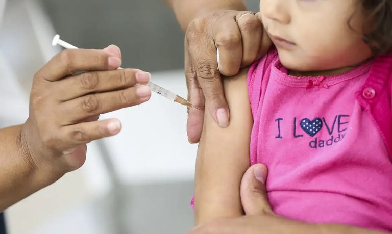 Dia D de vacinação contra o sarampo ocorre em mais quatro estados Dia D de vacinação contra o sarampo ocorre em mais quatro estados