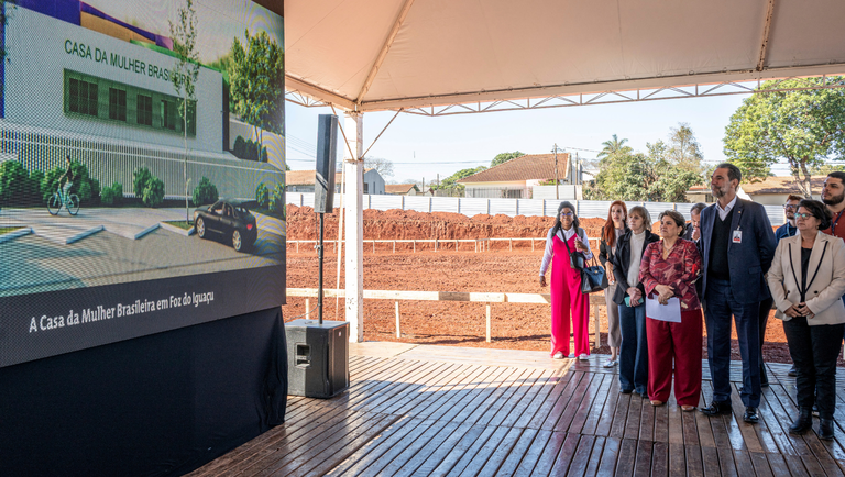 Em Foz do Iguaçu, ministra Márcia Lopes visita obra da Casa da Mulher Brasileira e reforça compromisso com a proteção das mulheres Em Foz do Iguaçu, ministra Márcia Lopes visita obra da Casa da Mulher Brasileira e reforça compromisso com a proteção das mulheres