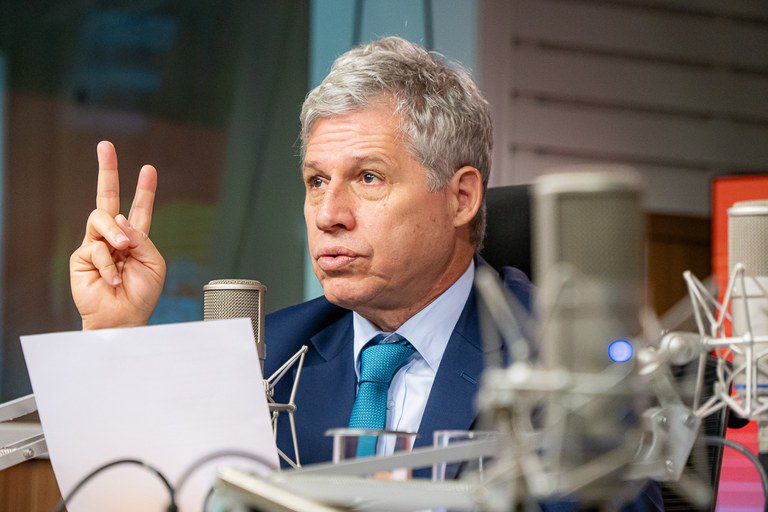 Entenda o que são ‘taxas de juros negativas’ do Plano Safra da Agricultura Familiar Entenda o que são ‘taxas de juros negativas’ do Plano Safra da Agricultura Familiar