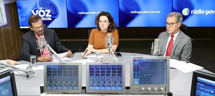 estudio voz.jpg