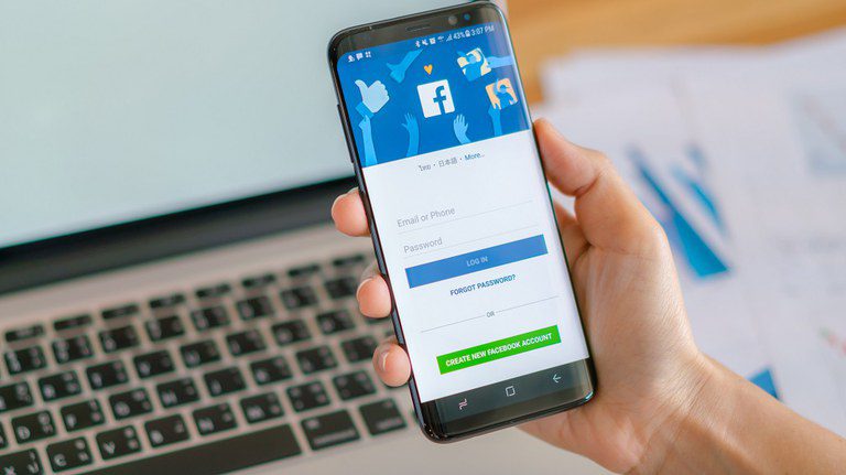Facebook remove vídeos sobre PIX manipulados por IA após notificação da AGU Facebook remove vídeos sobre PIX manipulados por IA após notificação da AGU