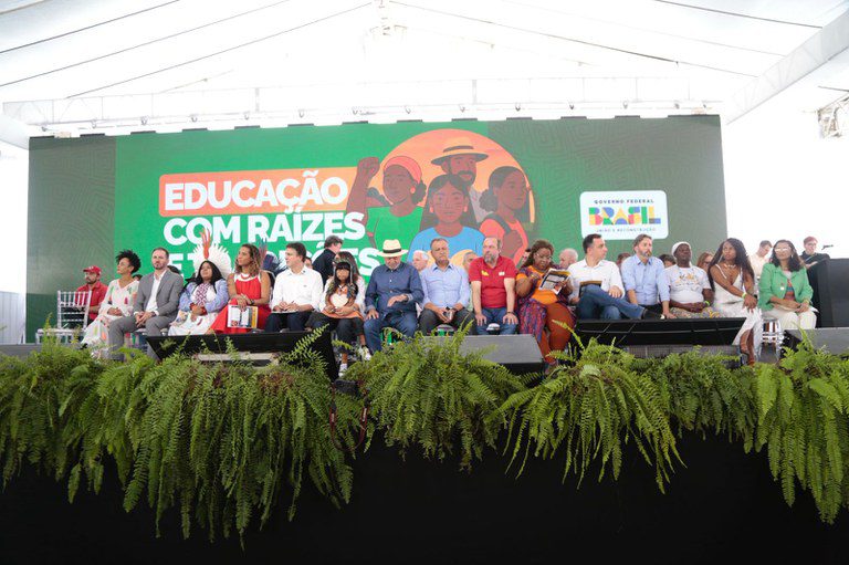 Governo investe R$ 1,17 bilhão para construção de 249 escolas para populações indígenas e quilombolas