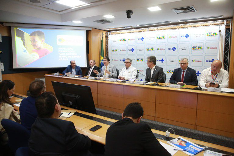 Governo Federal promove mutirão em Hospitais Universitários no sábado (5) Governo Federal promove mutirão em Hospitais Universitários no sábado (5)