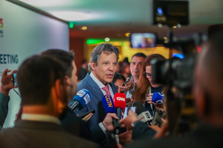 Haddad diz que decisão do STF protege instituições e que IOF coíbe sonegadores Haddad diz que decisão do STF protege instituições e que IOF coíbe sonegadores