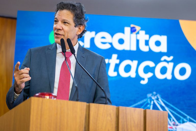 Haddad prevê anúncio de medidas de proteção aos empregos nos próximos dias Haddad prevê anúncio de medidas de proteção aos empregos nos próximos dias