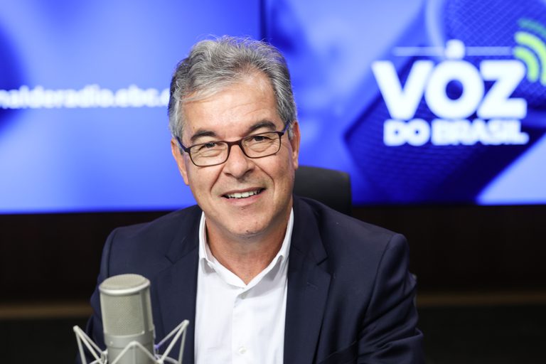 Impacto da taxação dos EUA para as micro e pequenas empresas é destaque da Voz do Brasil Impacto da taxação dos EUA para as micro e pequenas empresas é destaque da Voz do Brasil