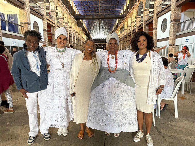 Lavagem do Cais do Valongo celebra memória e resistência negra