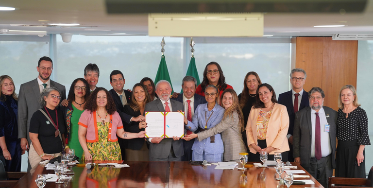 Lei que proíbe uso de animais em testes cosméticos é sancionada por Lula Lei que proíbe uso de animais em testes cosméticos é sancionada por Lula