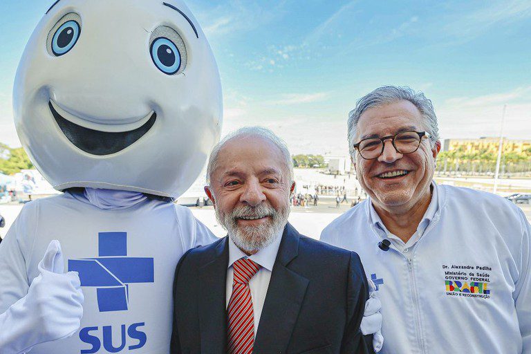 Lula anuncia: neste sábado tem mutirão de atendimentos em hospitais universitários Lula anuncia: neste sábado tem mutirão de atendimentos em hospitais universitários
