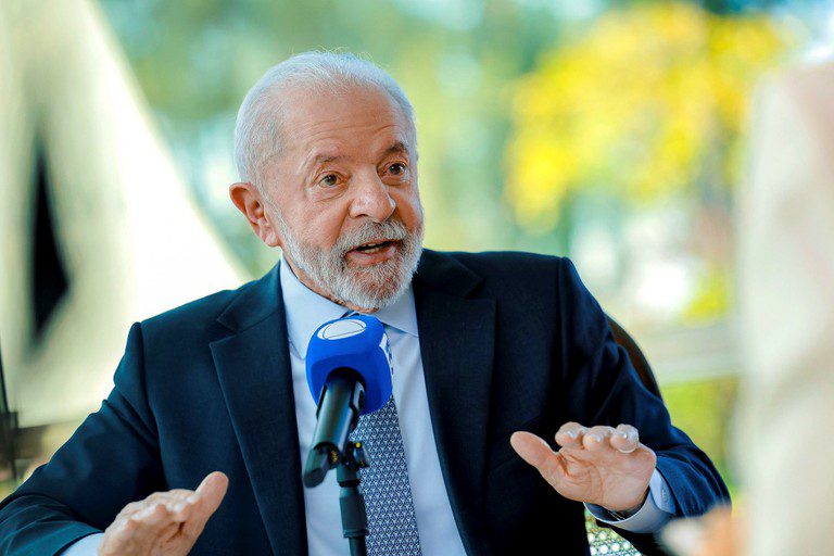 Lula defende a criação de um Estado de Bem-Estar Social para o povo brasileiro Lula defende a criação de um Estado de Bem-Estar Social para o povo brasileiro