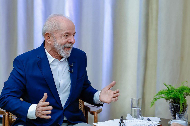 Lula destaca papel da Bahia na indústria automobilística nacional Lula destaca papel da Bahia na indústria automobilística nacional