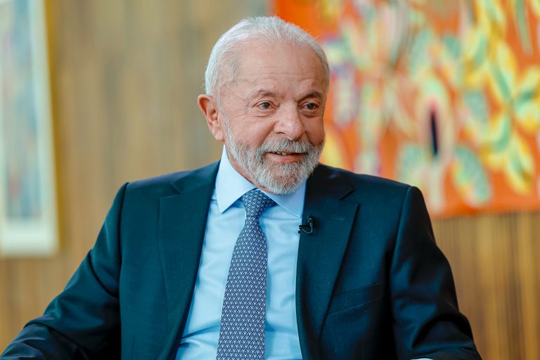 Lula fala sobre relações comerciais com os EUA em pronunciamento nesta quinta Lula fala sobre relações comerciais com os EUA em pronunciamento nesta quinta